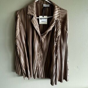 Dress forum satin crinkle set never worn